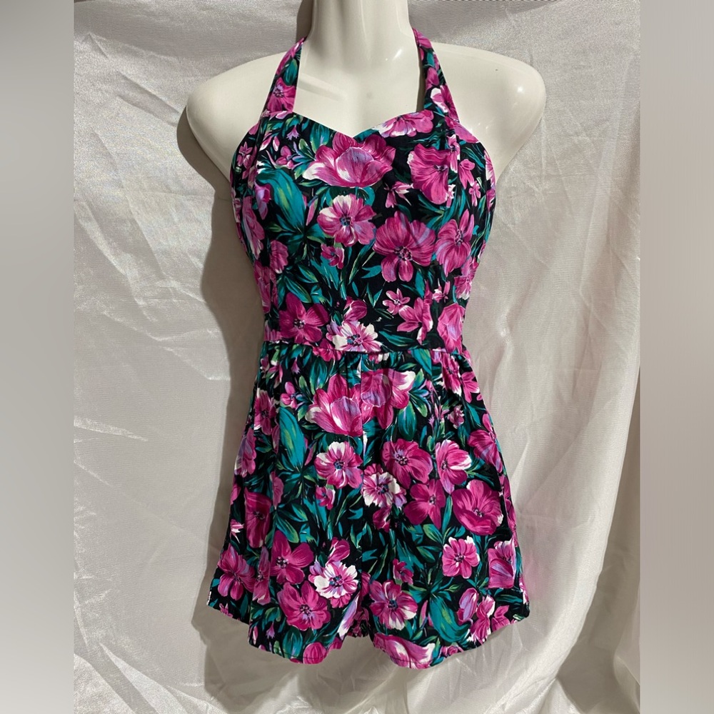 Pink Floral on Black Background Shorts Jumper by Frederick’s of Hollywood sz 9